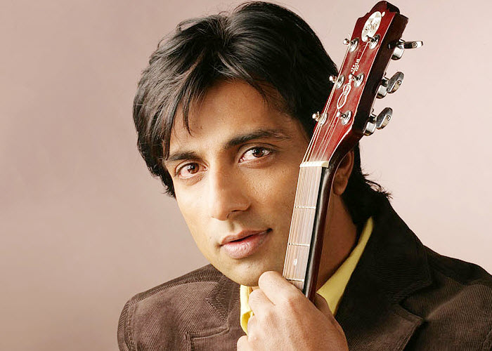 Sonu Sood undergoes a major surgery, thanks fan for their prayers